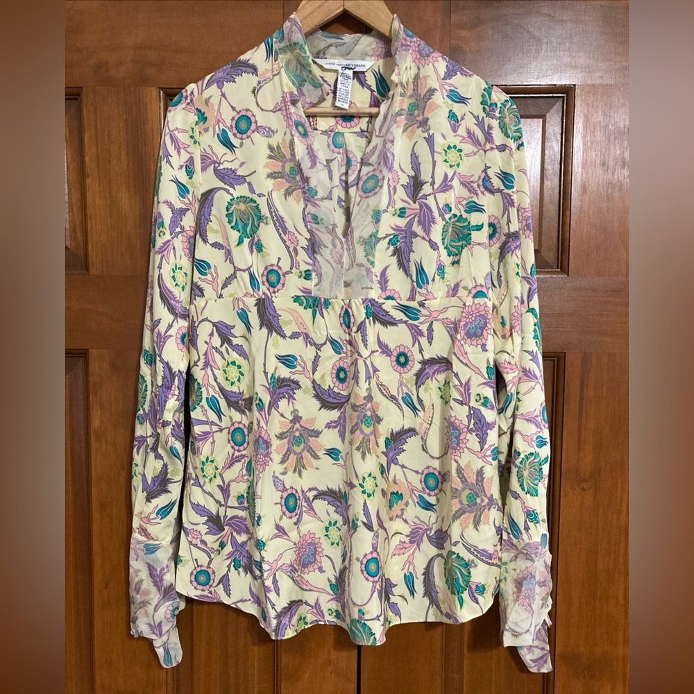 Diane Von Furstenberg Yellow Floral v-neck silk Blouse women’s medium